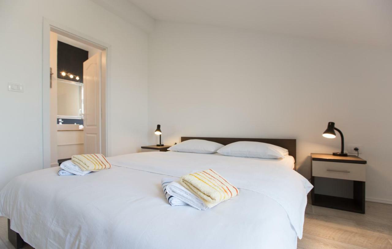 Relaxing Whole Top Floor Apartment By The Sea ザボリッチ エクステリア 写真