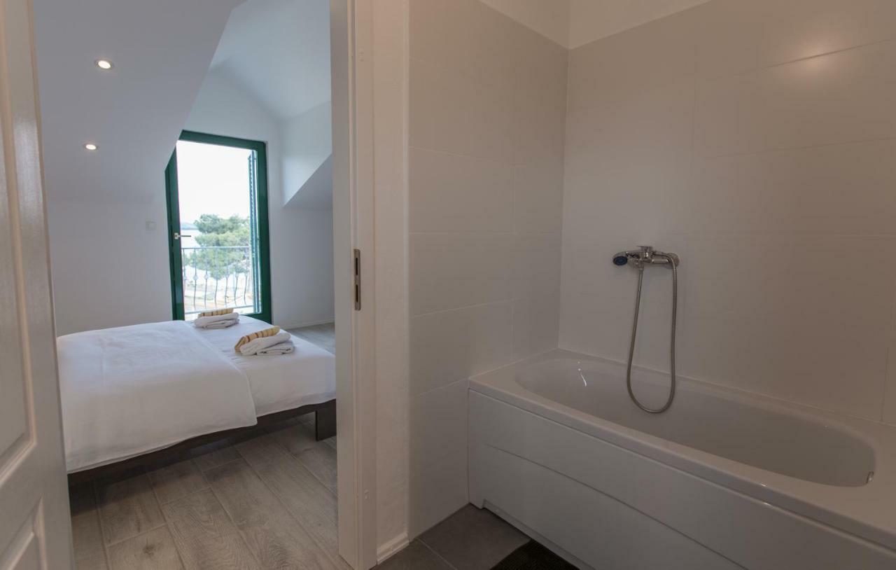Relaxing Whole Top Floor Apartment By The Sea ザボリッチ エクステリア 写真