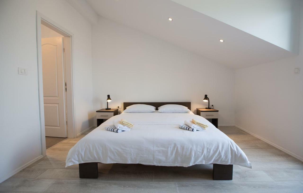 Relaxing Whole Top Floor Apartment By The Sea ザボリッチ エクステリア 写真